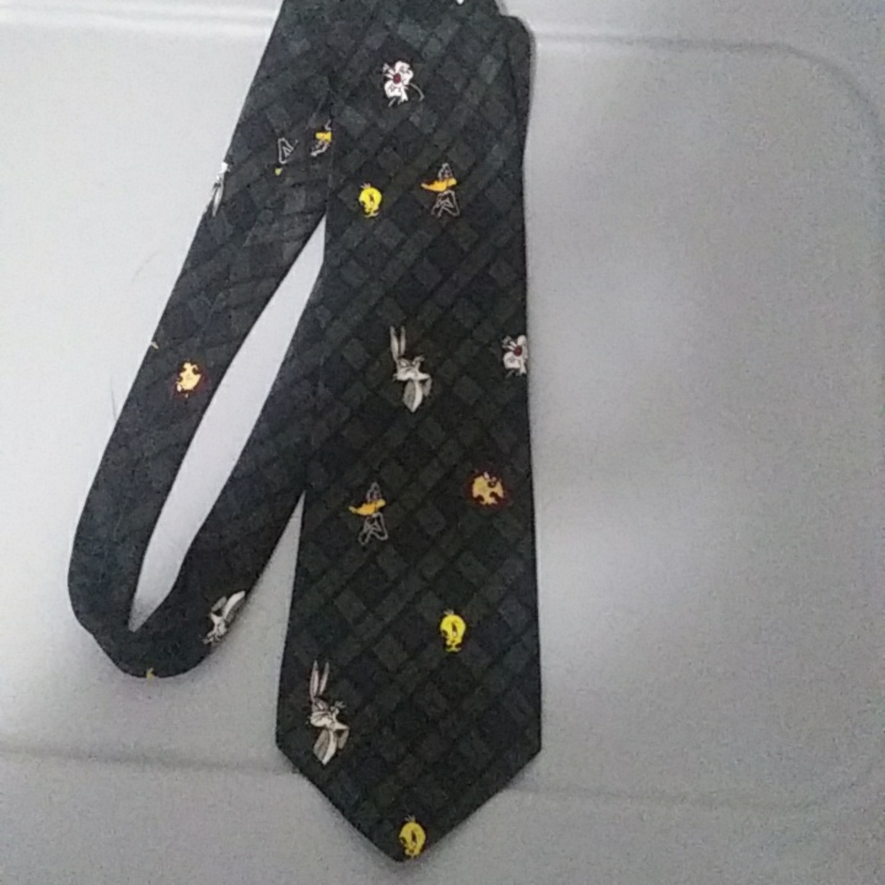 Looney Tunes Mania Criss-Cross Pattern Tie